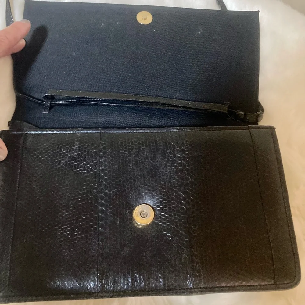 Black lizard skin clutch with adjustable strap.  This is genuine reptile. - Picture 2 of 7